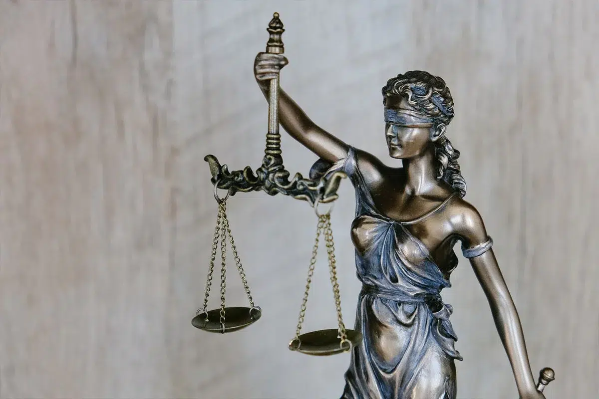 Becoming a Lawyer in UK | Essential Training Guide | Ivy Central